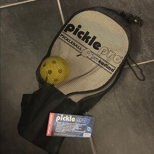 Pro Kadima Pickle Ball Pro Set 2 Wood Paddles 1 Ball Mesh Carrying Case NEW